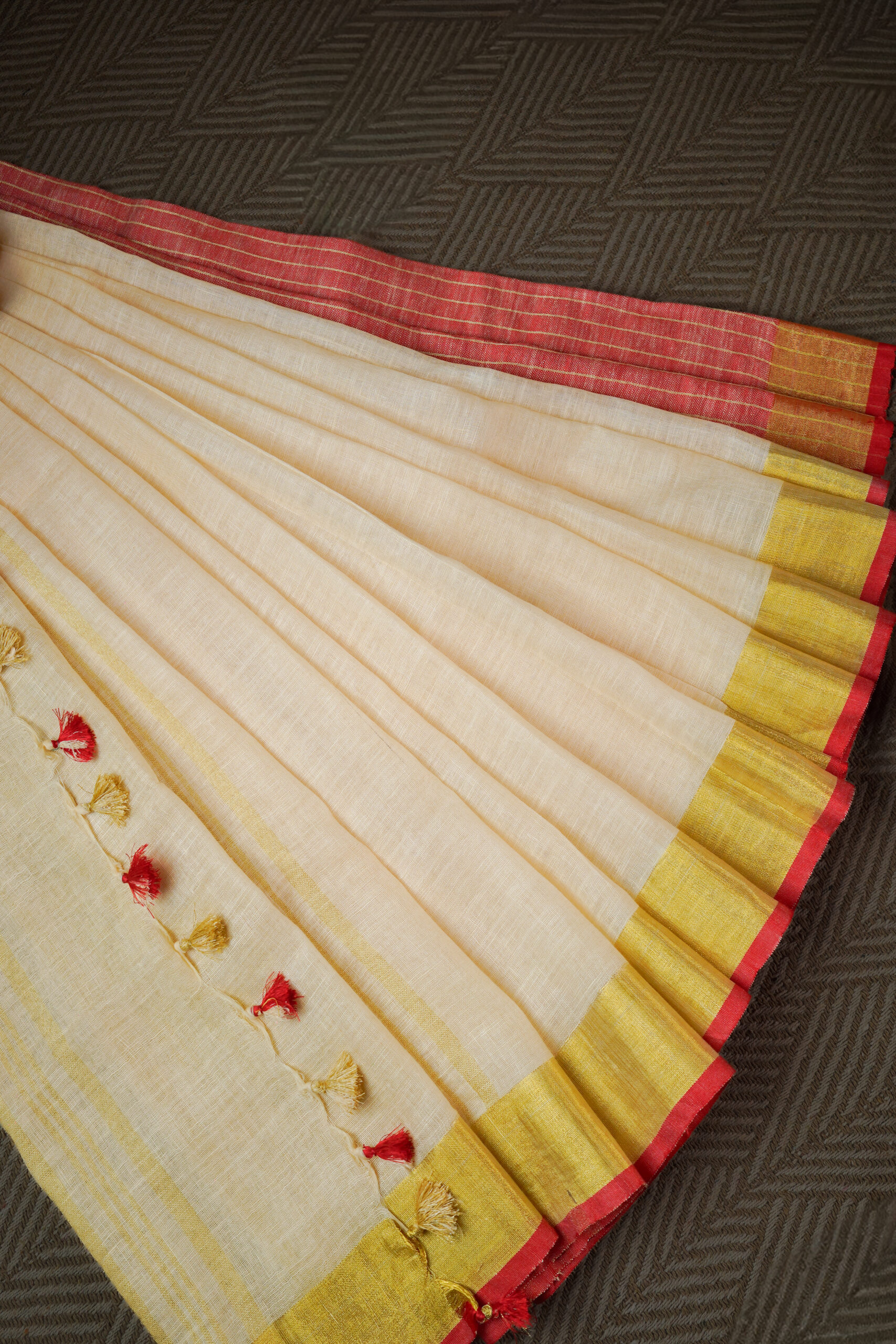 Golden Sand Linen Saree - Image 3