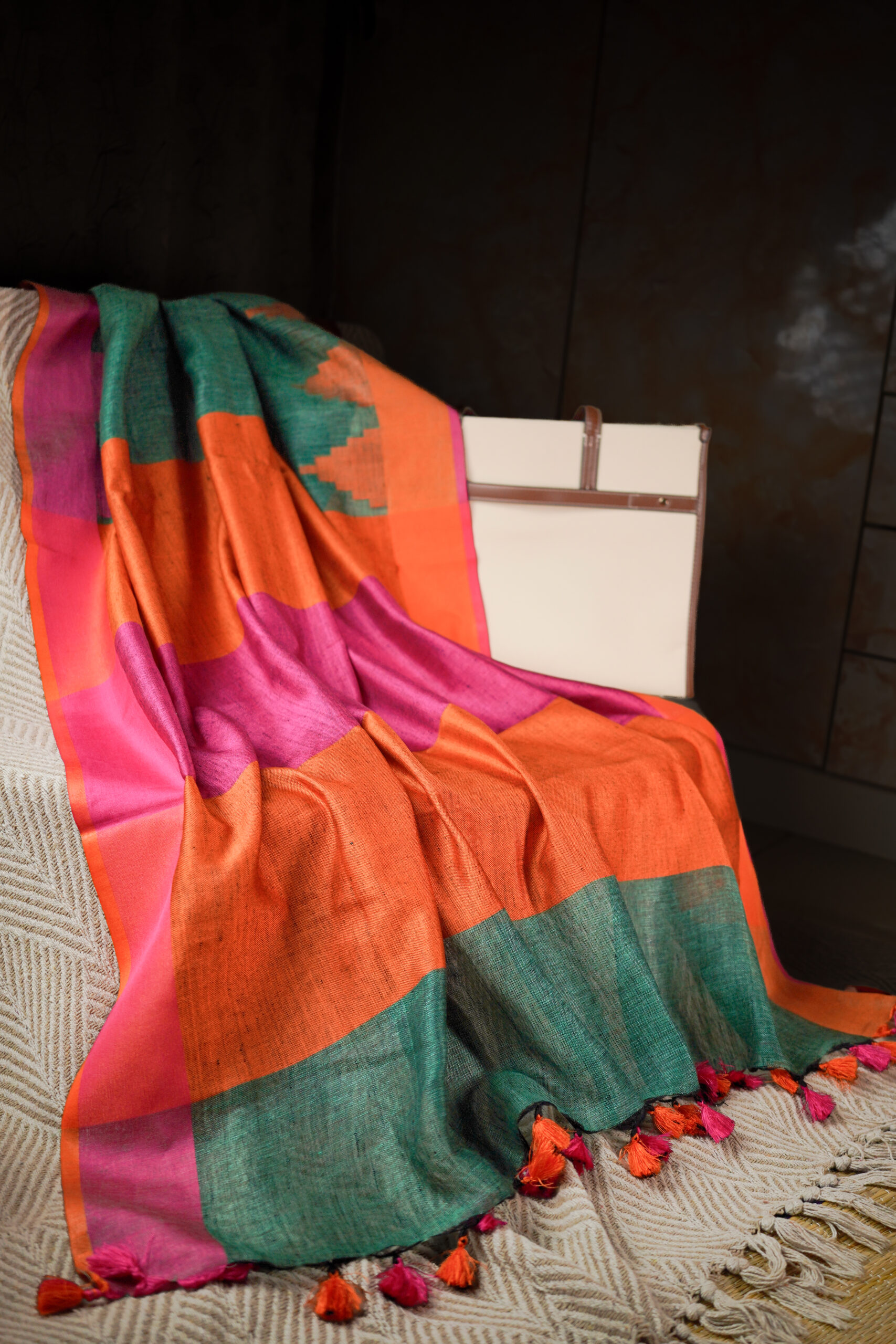 Moss & Marigold Pure Linen Saree - Image 2