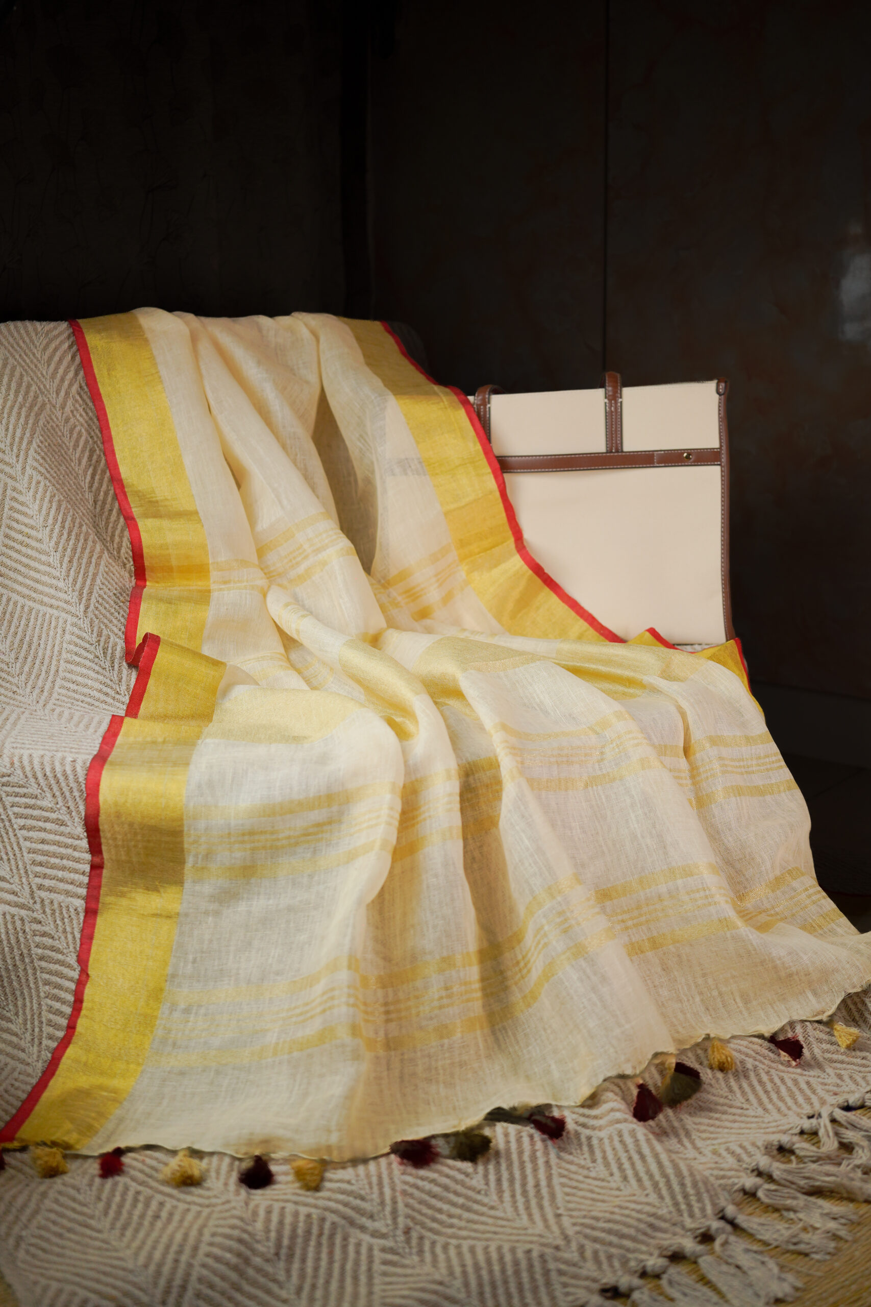 Golden Sand Linen Saree - Image 2