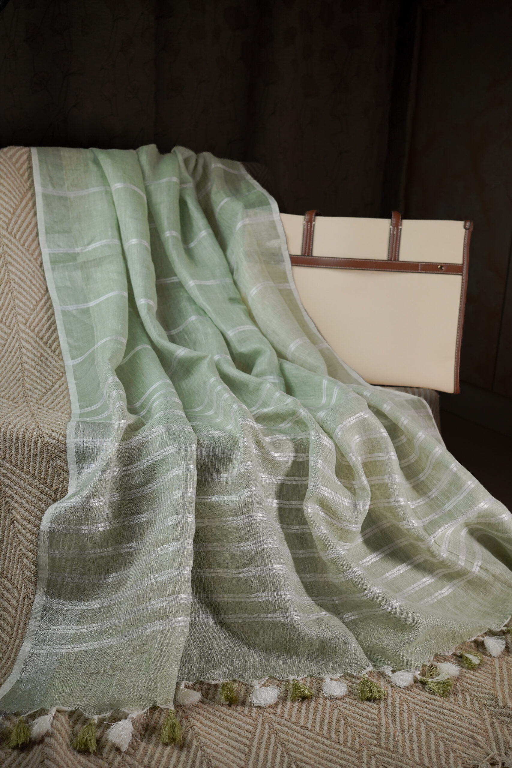 Mint & Pearl Pure Linen Saree - Image 3