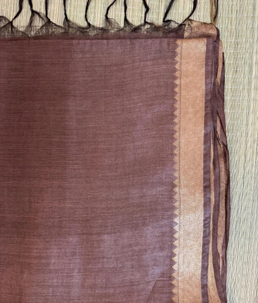 Coffee brown munga tussar silk saree with zari detailing at the border and the aanchal - Image 4