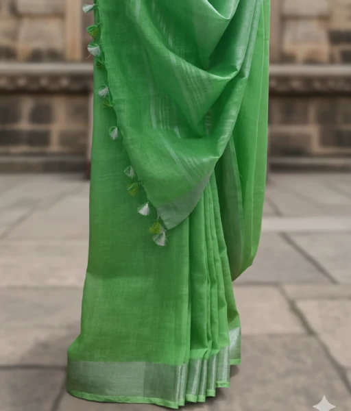 Green colour pure Linen Saree with silver zari detailing at the border - Image 2